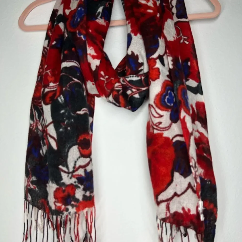 Scarf size 29’’ x 76’’ warm